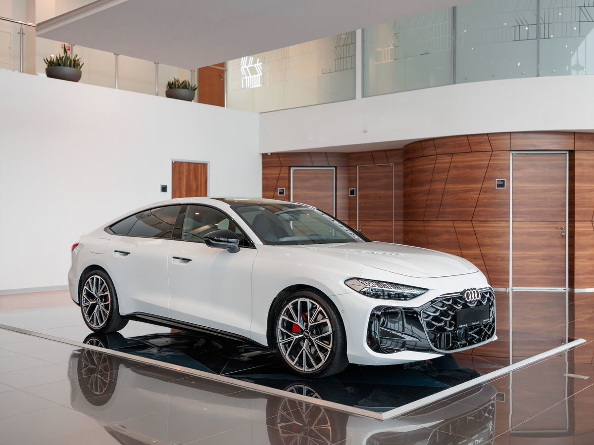 Audi A5 III (B10) L