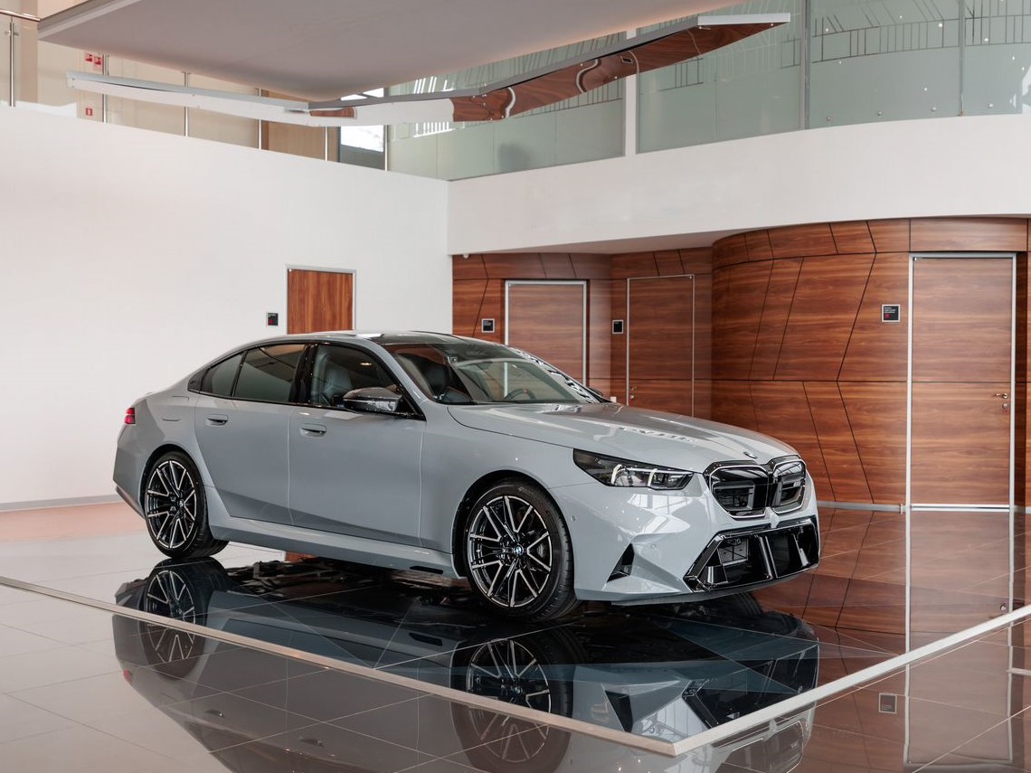 BMW M5 VII (G90)